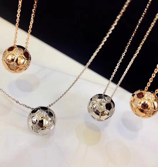 قلادة كرة القدم