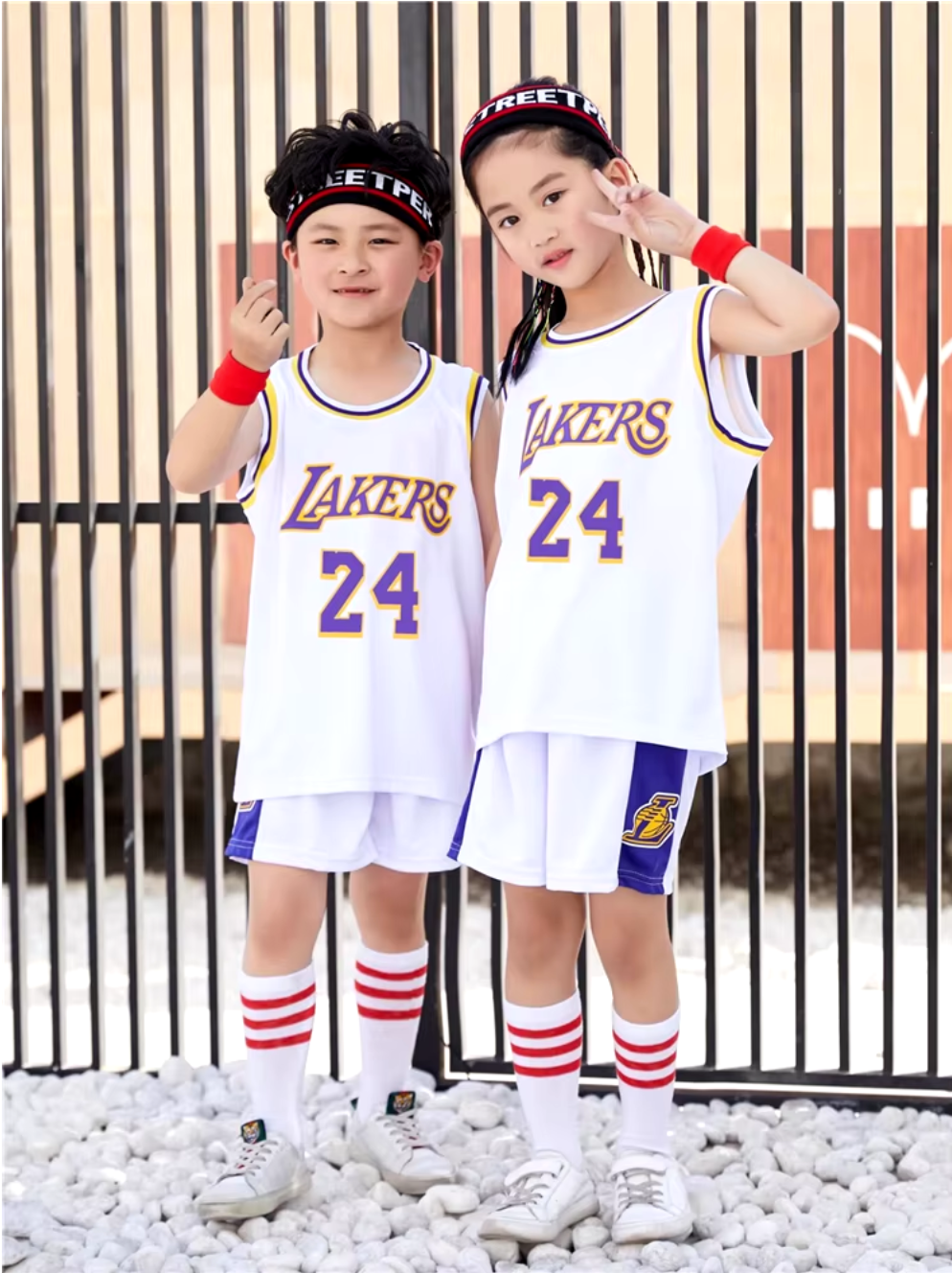 Conjunto de camiseta y pantalones cortos de la NBA Los Angeles Lakers para niños