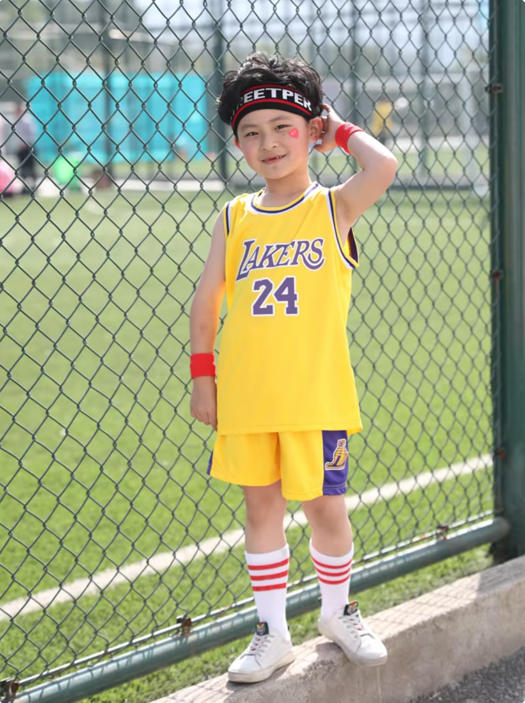 Conjunto de camiseta y pantalones cortos de la NBA Los Angeles Lakers para niños