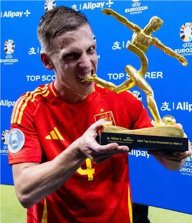 2024/25 Spain 1:1 Quality Home Red Fans Soccer Jersey